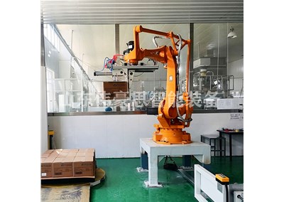 礦泉水箱碼垛機器人的性能優勢